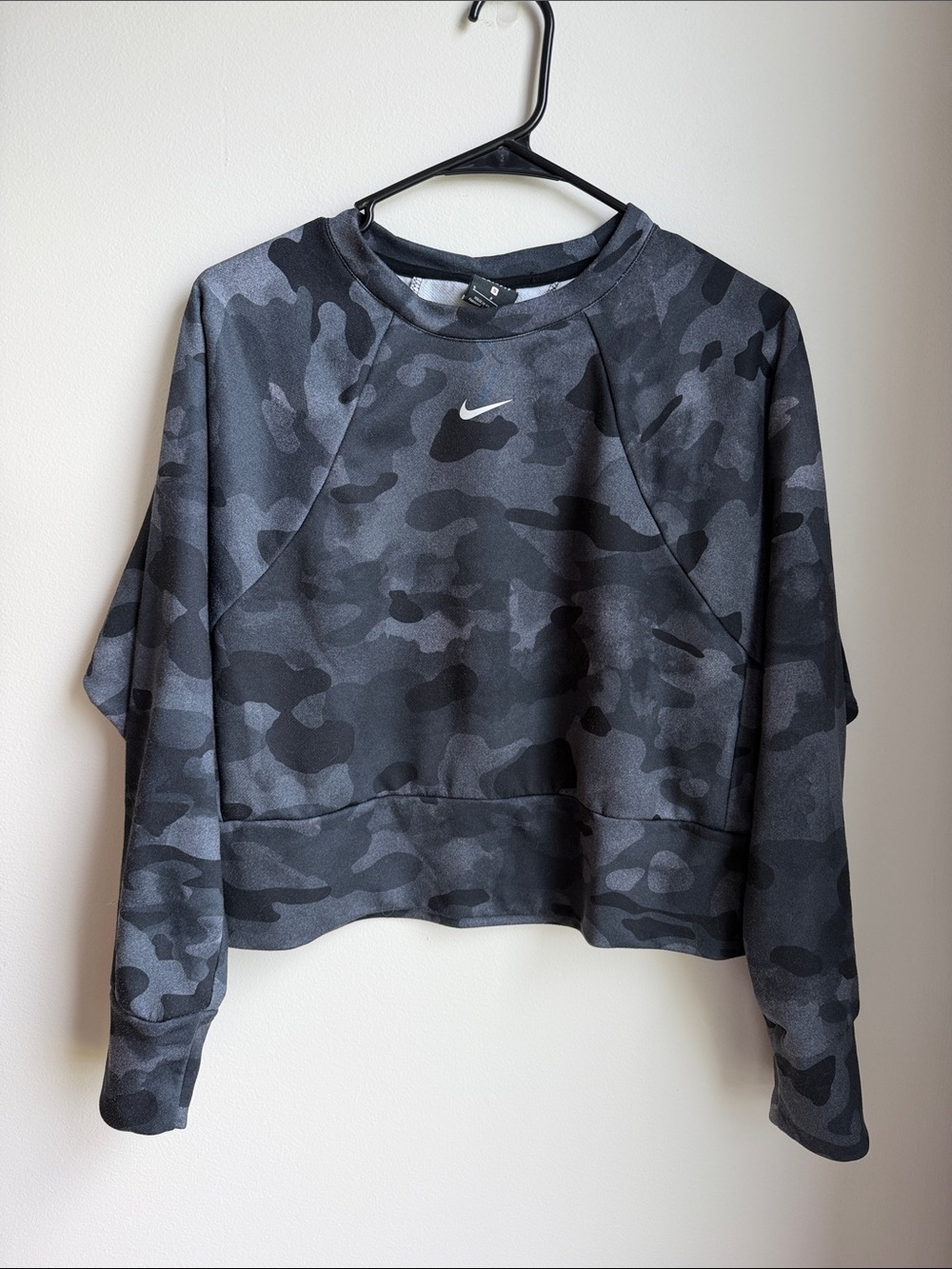 Nike Women's Gray & Black Camo Cropped Dri-Fit Crewneck Sweatshirt